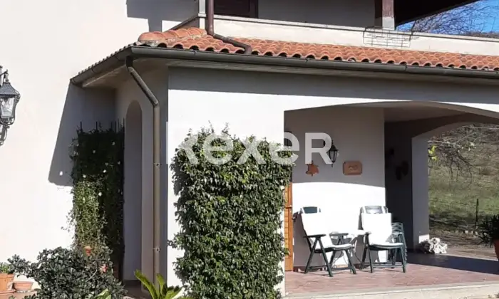 Rexer-Sorano-Villa-panoramica-con-uliveto-e-ampio-terreno-in-vendita-a-Sorano-Localit-Poderetto-Altro