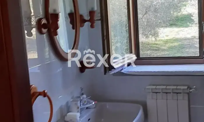 Rexer-Sorano-Villa-panoramica-con-uliveto-e-ampio-terreno-in-vendita-a-Sorano-Localit-Poderetto-Altro