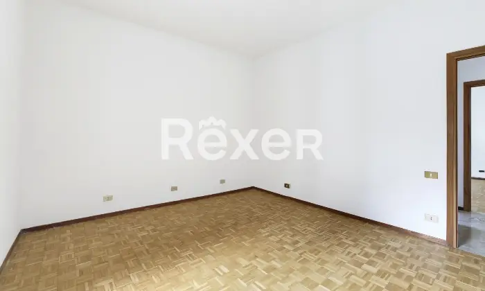 Rexer-Brescia-Trilocale-Mompiano-con-balcone-e-box-auto-Altro