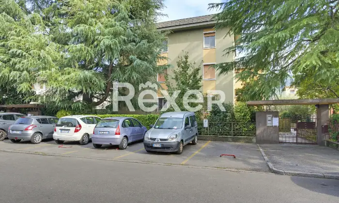 Rexer-Brescia-Trilocale-Mompiano-con-balcone-e-box-auto-Altro