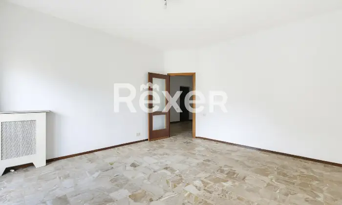 Rexer-Brescia-Trilocale-Mompiano-con-balcone-e-box-auto-Altro