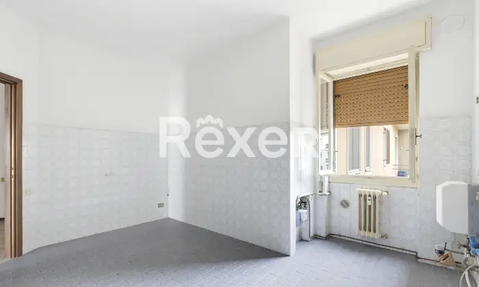Rexer-Brescia-Trilocale-Mompiano-con-balcone-e-box-auto-Altro