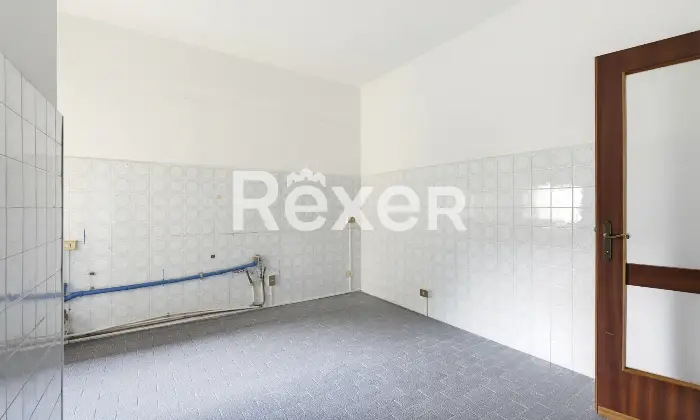 Rexer-Brescia-Trilocale-Mompiano-con-balcone-e-box-auto-Altro