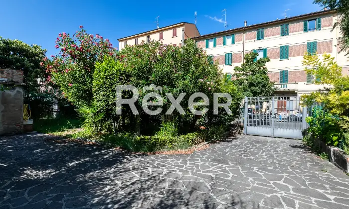 Rexer-Bologna-immobile-cielo-terra-con-giardino-e-garage-Altro