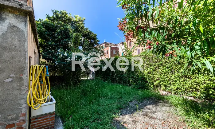 Rexer-Bologna-immobile-cielo-terra-con-giardino-e-garage-Altro
