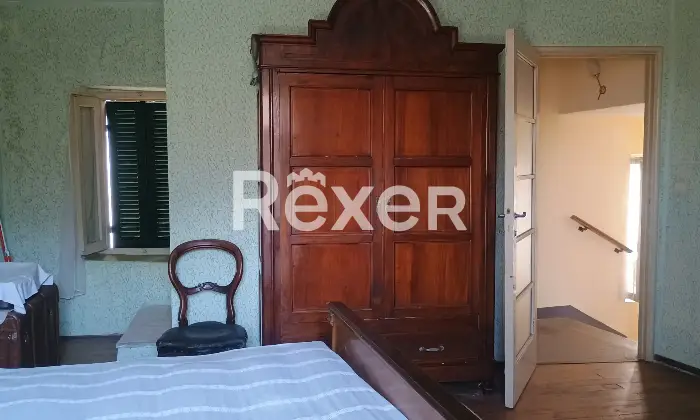 Rexer-Valsolda-Terratetto-disposto-su-livelli-nel-borgo-antico-di-Drano-Altro