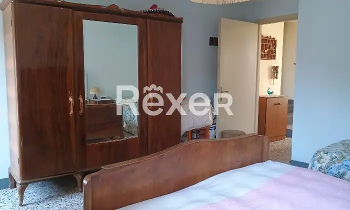 Rexer-Valsolda-Terratetto-disposto-su-livelli-nel-borgo-antico-di-Drano-Altro