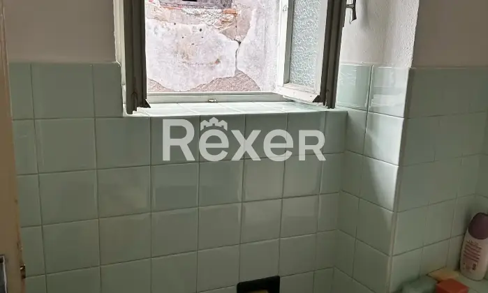 Rexer-Valsolda-Terratetto-disposto-su-livelli-nel-borgo-antico-di-Drano-Altro