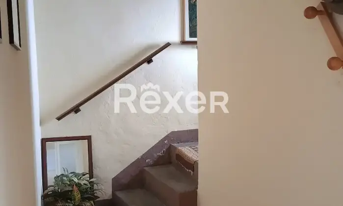 Rexer-Valsolda-Terratetto-disposto-su-livelli-nel-borgo-antico-di-Drano-Altro