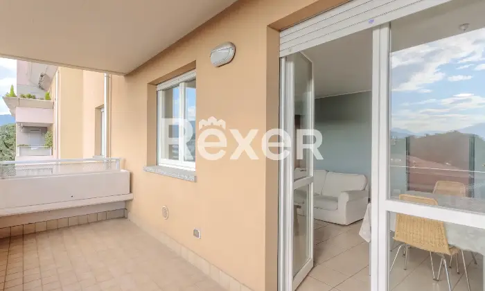 Rexer-Gorle-Bilocale-con-ampio-terrazzo-box-e-ascensore-Altro