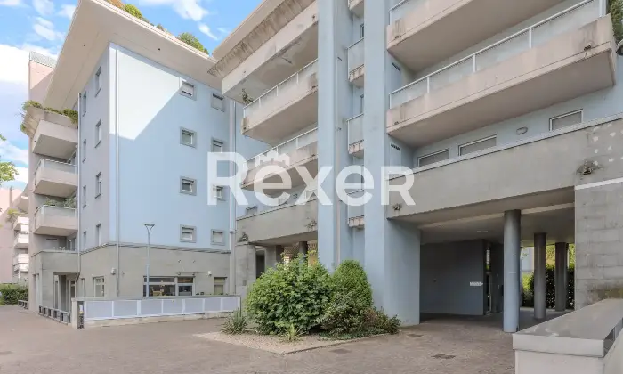 Rexer-Gorle-Bilocale-con-ampio-terrazzo-box-e-ascensore-Altro