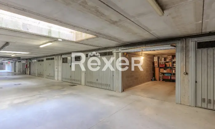 Rexer-Gorle-Bilocale-con-ampio-terrazzo-box-e-ascensore-Altro