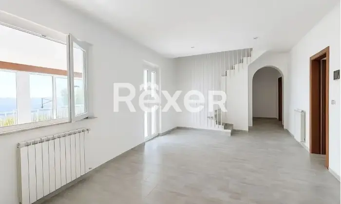 Rexer-Massarosa-Villa-panoramica-con-piscina-e-vista-mare-sulle-colline-della-Versilia-Altro