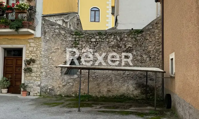 Rexer-Teggiano-Immobile-da-ristrutturare-di-mq-in-zona-storica-e-di-passaggio-Altro