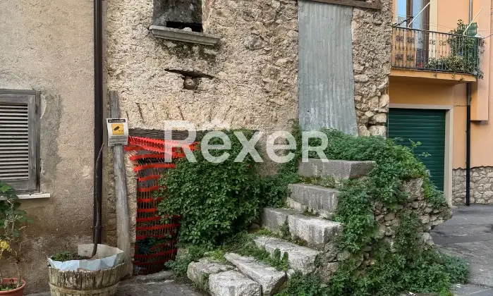 Rexer-Teggiano-Immobile-da-ristrutturare-di-mq-in-zona-storica-e-di-passaggio-Altro