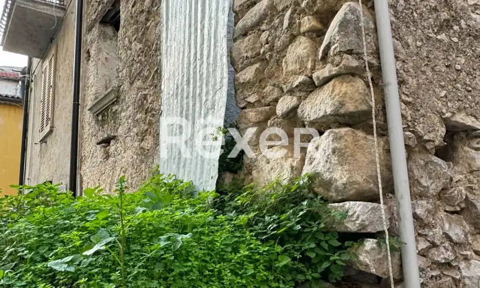 Rexer-Teggiano-Immobile-da-ristrutturare-di-mq-in-zona-storica-e-di-passaggio-Altro