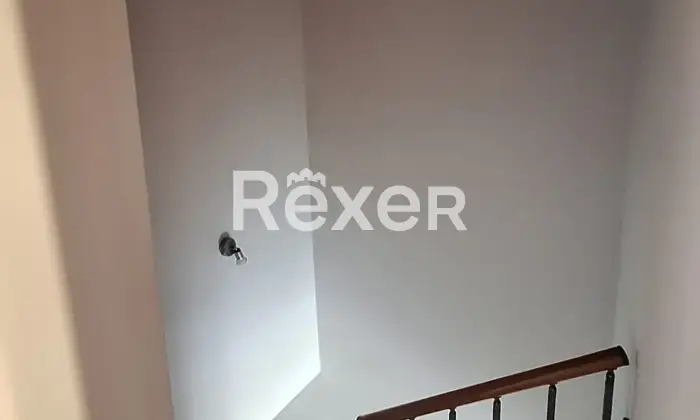 Rexer-Calolziocorte-Elegante-Appartamento-in-classe-B-due-livelli-ascensore-box-Bagno