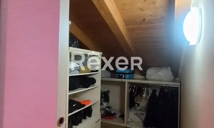 Rexer-Calolziocorte-Elegante-Appartamento-in-classe-B-due-livelli-ascensore-box-Ripostiglio