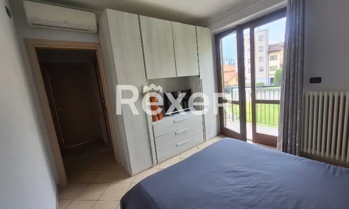 Rexer-Calolziocorte-Elegante-Appartamento-in-classe-B-due-livelli-ascensore-box-Cameradalettomatrimoniale
