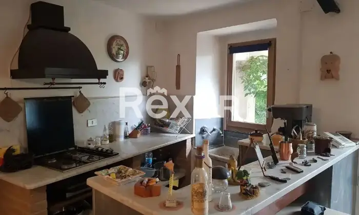 Rexer-Carrara-Villa-vista-mare-prima-collina-a-Fossola-Carrara-Cucina