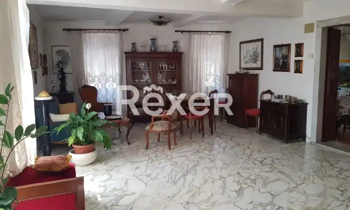 Rexer-Carrara-Villa-vista-mare-prima-collina-a-Fossola-Carrara-Salone