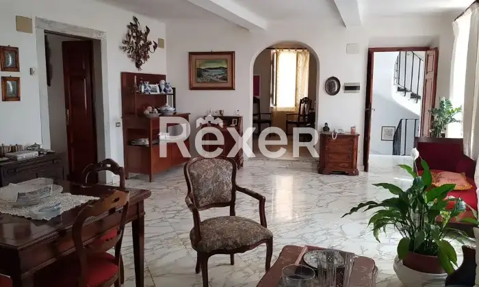 Rexer-Carrara-Villa-vista-mare-prima-collina-a-Fossola-Carrara-Salone