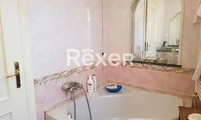 Rexer-Carrara-Villa-vista-mare-prima-collina-a-Fossola-Carrara-Bagno