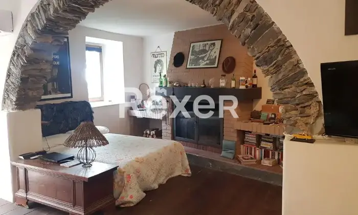 Rexer-Carrara-Villa-vista-mare-prima-collina-a-Fossola-Carrara-Taverna