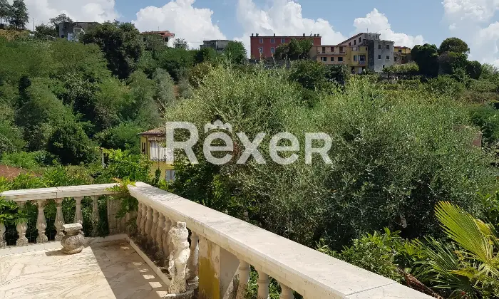 Rexer-Carrara-Villa-vista-mare-prima-collina-a-Fossola-Carrara-Terrazzo