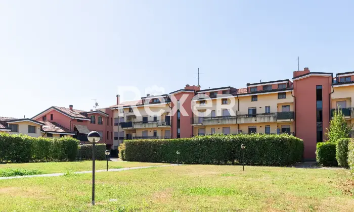 Rexer-Abbiategrasso-Zona-San-Pietro-Boschetto-bilocale-piano-alto-con-ascensore-box-e-cantina-compresi-Altro