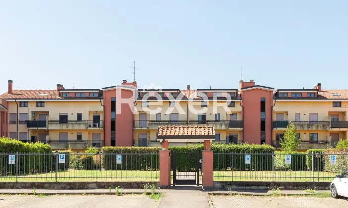 Rexer-Abbiategrasso-Zona-San-Pietro-Boschetto-bilocale-piano-alto-con-ascensore-box-e-cantina-compresi-Altro