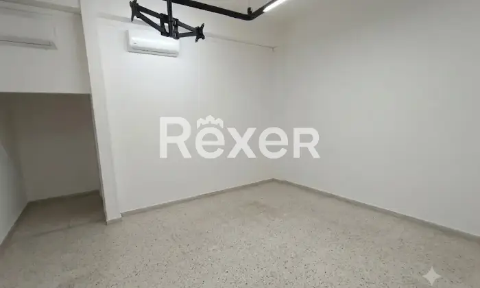 Rexer-Modena-Negozio-Posizione-Strategica-e-di-Forte-Passaggio-Altro