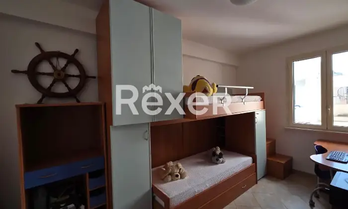 Rexer-Uggiano-La-Chiesa-Abitazione-indipendente-su-tre-livelli-con-garage-fotovoltaico-e-balconi-Altro