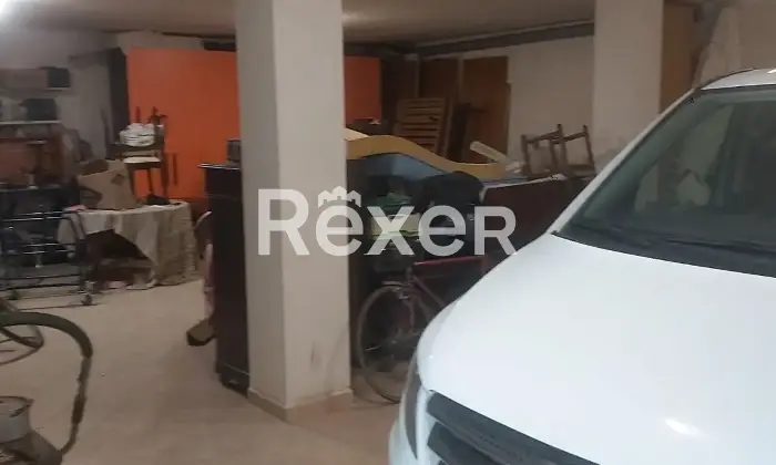 Rexer-Uggiano-La-Chiesa-Abitazione-indipendente-su-tre-livelli-con-garage-fotovoltaico-e-balconi-Altro