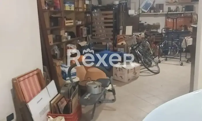 Rexer-Uggiano-La-Chiesa-Abitazione-indipendente-su-tre-livelli-con-garage-fotovoltaico-e-balconi-Altro