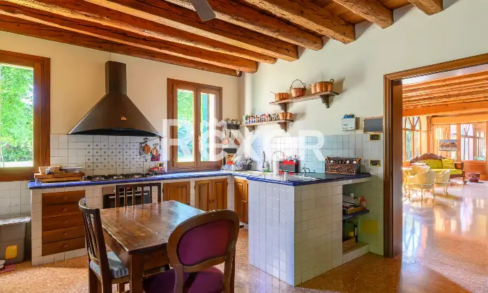 Rexer-Rubano-VILLA-SINGOLA-CON-PISCINA-E-DEPENDANCE-ALLINTERNO-DI-AMPIO-PARCO-PRIVATO-Altro