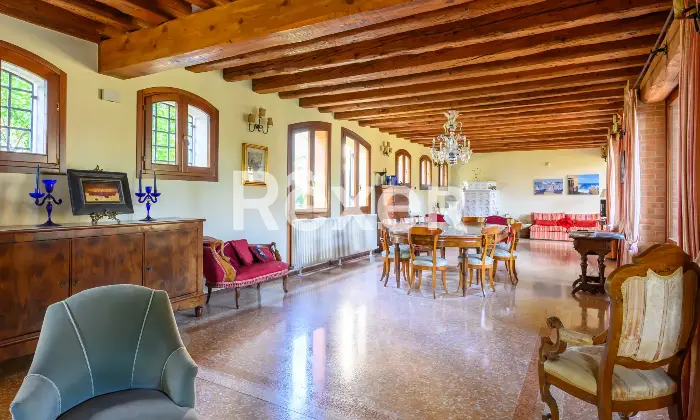Rexer-Rubano-VILLA-SINGOLA-CON-PISCINA-E-DEPENDANCE-ALLINTERNO-DI-AMPIO-PARCO-PRIVATO-Altro