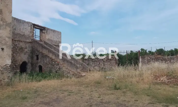 Rexer-CoriglianoRossano-Antico-casale-in-pietra-da-restaurare-con-corte-terreno-e-magazzino-Altro