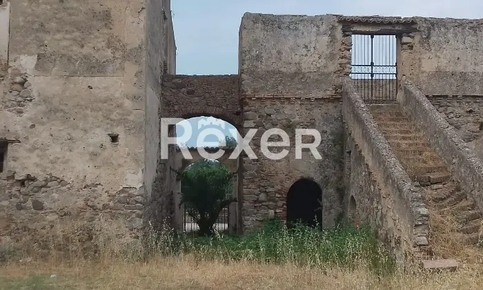 Rexer-CoriglianoRossano-Antico-casale-in-pietra-da-restaurare-con-corte-terreno-e-magazzino-Altro