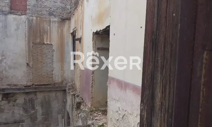 Rexer-CoriglianoRossano-Antico-casale-in-pietra-da-restaurare-con-corte-terreno-e-magazzino-Altro