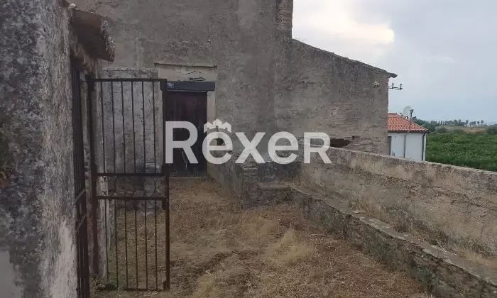 Rexer-CoriglianoRossano-Antico-casale-in-pietra-da-restaurare-con-corte-terreno-e-magazzino-Altro