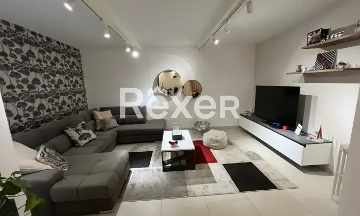Rexer-Loro-Ciuffenna-Trilocale-ristrutturato-con-veranda-Fraz-San-Giustino-Valdarno-AR-Altro
