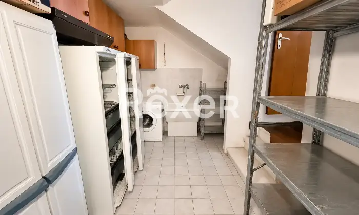 Rexer-Volpago-del-Montello-Villetta-a-schiera-di-testa-con-giardino-privato-e-garage-Deposito