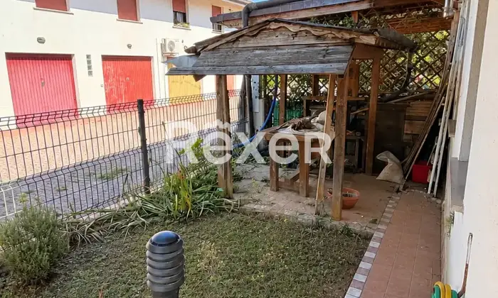 Rexer-Volpago-del-Montello-Villetta-a-schiera-di-testa-con-giardino-privato-e-garage-Giardino