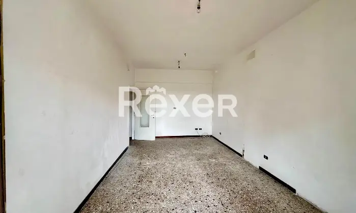 Rexer-Roma-Ampio-Bilocale-Piano-Alto-con-balcone-Camera-da-letto-matrimoniale
