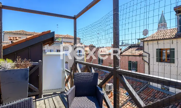 Rexer-Venezia-Esclusivo-ultimo-piano-con-altana-e-vista-sul-Campanile-di-San-Marco-Altro