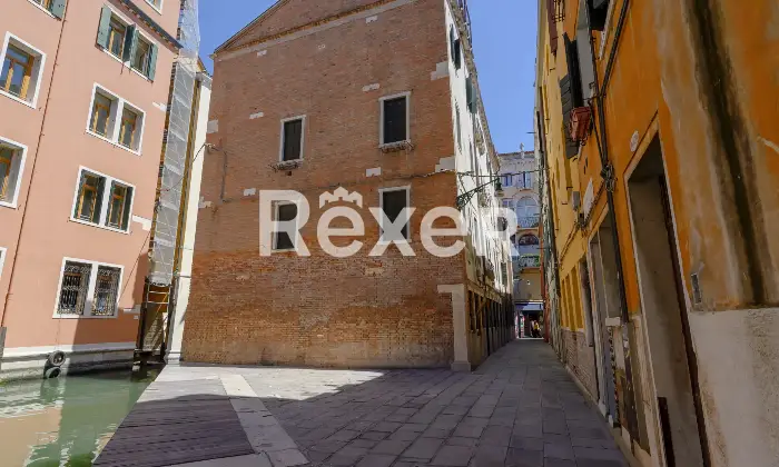 Rexer-Venezia-Esclusivo-ultimo-piano-con-altana-e-vista-sul-Campanile-di-San-Marco-Altro