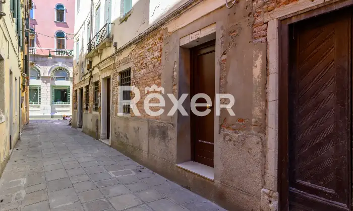 Rexer-Venezia-Esclusivo-ultimo-piano-con-altana-e-vista-sul-Campanile-di-San-Marco-Altro