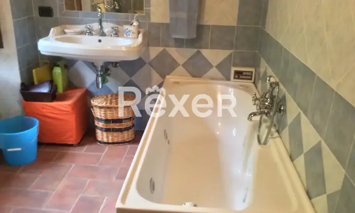 Rexer-Bagni-di-Lucca-Vendesi-propriet-rustica-Via-Cocolaio-Bagni-di-Lucca-LU-Altro