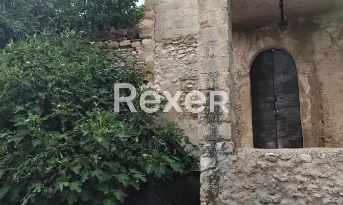 Rexer-Pettorano-sul-Gizio-Terratetto-da-ristrutturare-con-due-unit-indipendenti-e-balcone-Via-Cavate-Pettorano-sul-Gizio-Altro